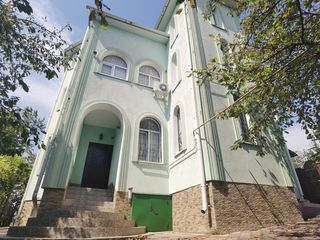 Vind casă in suburbia Chisinau; (Dănceni) 115.000euro