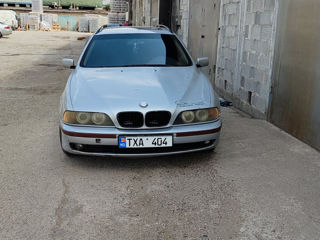 BMW 5 Series foto 1