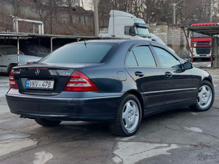 Mercedes C-Class foto 4