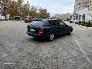 Mercedes C-Class foto 9