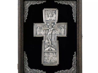 Crucifix în ramă K04