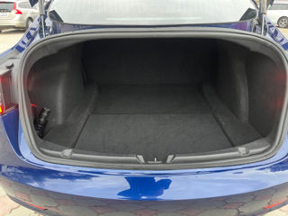 Tesla Model 3 foto 17