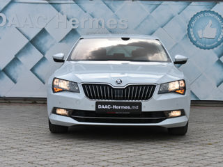 Skoda Superb foto 2