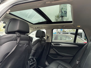 BMW 5 Series foto 14
