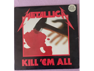 O colecție de 7 discuri - patru albume Metallica și un album Nirvana.    Înregistrările în stare per