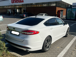 Ford Fusion foto 3