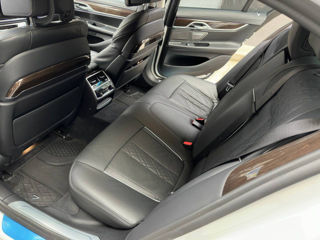 BMW 7 Series foto 17