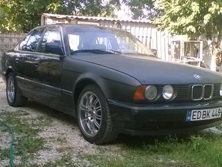 BMW 5 Series foto 1