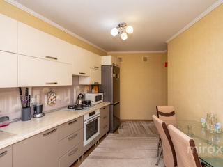 Apartament cu 2 camere, 62 m², Poșta Veche, Chișinău