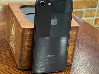 iPhone 8 64 GB foto 2