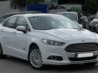 Ford Fusion foto 2