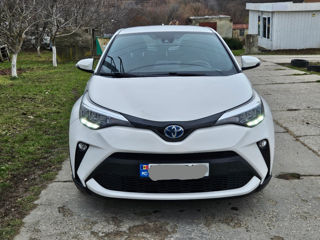 Toyota C-HR foto 2