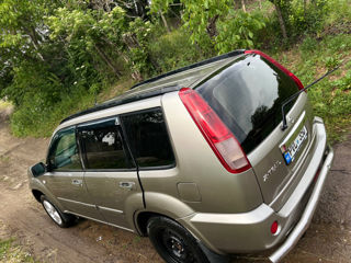 Nissan X-Trail foto 2