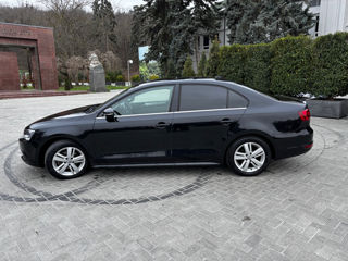 Volkswagen Jetta foto 4