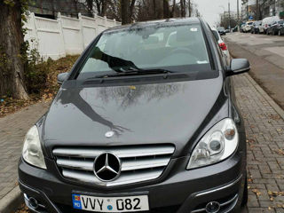 Mercedes B-Class foto 2