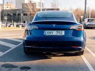 Tesla Model 3 foto 8