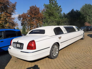 Lincoln Town Car фото 2