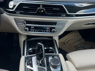 BMW 7 Series foto 12