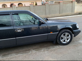 Mercedes Series (W124) foto 7