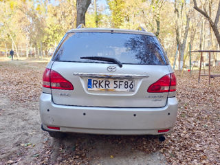 Toyota Avensis Verso foto 6