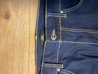 true religion foto 3