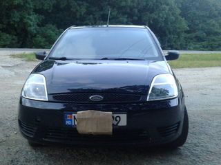 Ford Fiesta foto 1