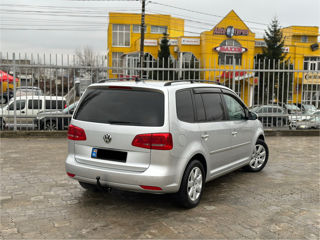 Volkswagen Touran foto 3