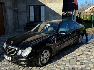 Mercedes E-Class foto 2