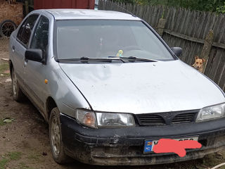 Nissan Almera foto 2