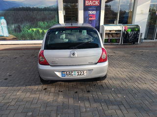 Renault Clio foto 8