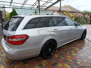 Mercedes E-Class foto 1