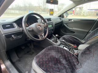 Volkswagen Jetta foto 7