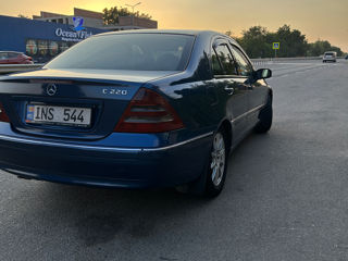 Mercedes C-Class foto 3