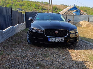 Jaguar XE foto 8