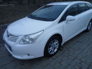 Toyota Avensis foto 1