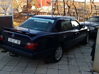 Mercedes Series (W124) foto 3