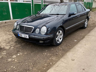 Mercedes E-Class foto 4