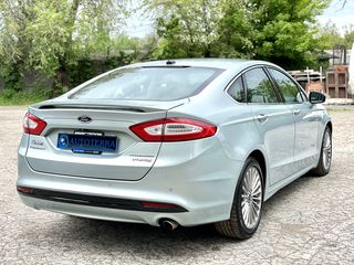 Ford Fusion foto 7