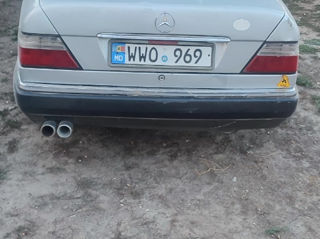 Mercedes E-Class foto 2