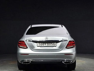 Mercedes E-Class foto 4