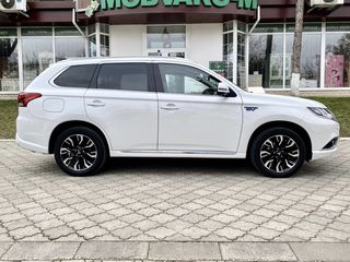 Mitsubishi Outlander foto 2