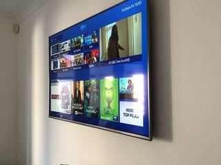 Установка телевизоров на стену. Instalare televizor pe perete. Instalare suport tv pe perete. foto 3