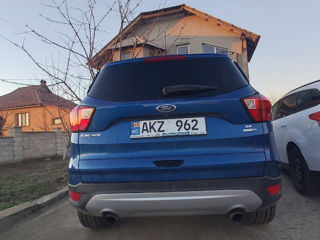 Ford Escape foto 2