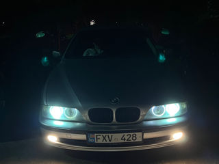 BMW 5 Series foto 4