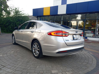 Ford Fusion foto 4