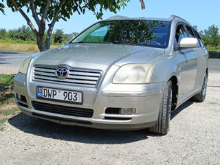 Toyota Avensis foto 3