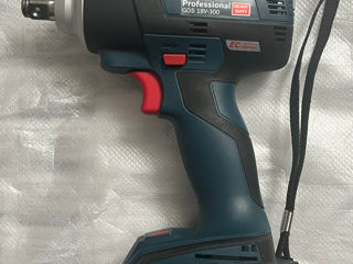 Гайковерт BOSCH 18V-300 Bruschless foto 1