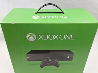 Xbox One с двумя джойстиками и игрой foto 9