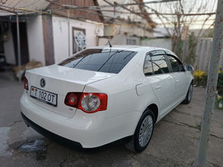 Volkswagen Jetta foto 3