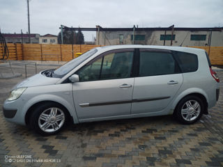 Renault Grand Scenic foto 2